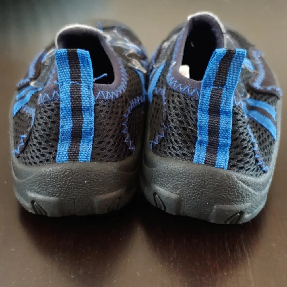 🌻Kids SG Footwear Blue & Black Water Shoes Size 13